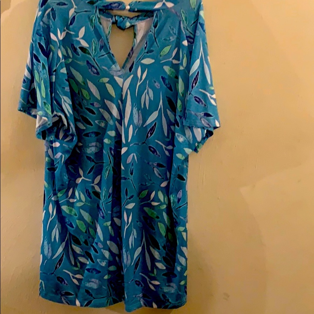 Teal pretty short sleeve shirt